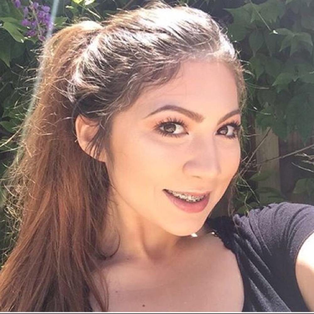 Meet your Posher, Adrianna